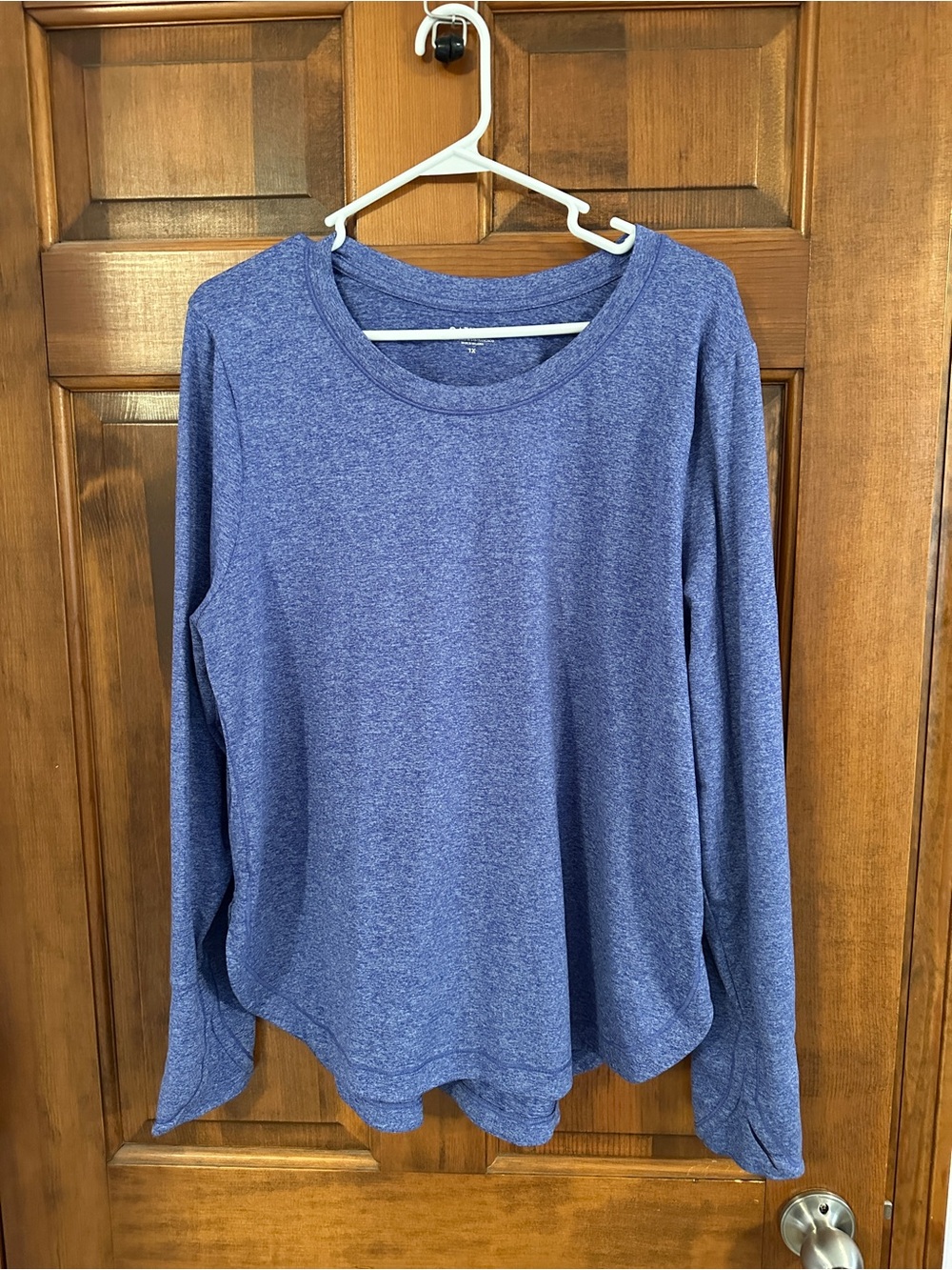 Athleta Long Sleeve Active Top 1X Thumbholes Side Slits EUC - Picture 2 of 7